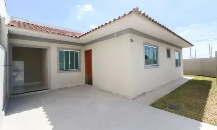 Casa para venda em Veneza de 67.00m² com 3 Quartos e 2 Garagens