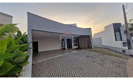 Casa de Condomínio para alugar em Loteamento Residencial Villágio Di Capri de 450.00m² com 3 Quartos, 3 Suites e 6 Garagens