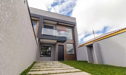 Sobrado para venda em Uberaba de 122.00m² com 3 Quartos, 3 Suites e 2 Garagens
