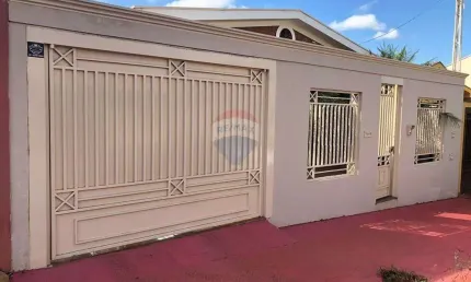 Casa para venda em Centro de 154.17m² com 3 Quartos e 3 Garagens