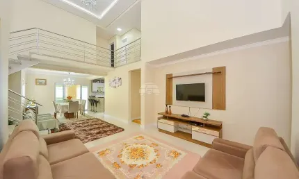 Sobrado para venda em Uberaba de 286.00m² com 4 Quartos, 1 Suite e 10 Garagens