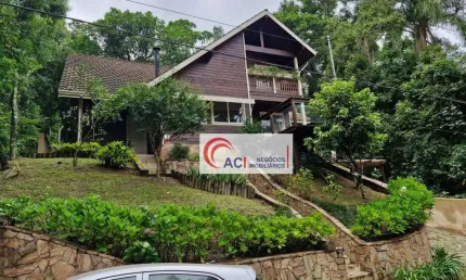Casa de Condomínio para venda em Vila Verde de 253.00m² com 3 Quartos, 1 Suite e 4 Garagens