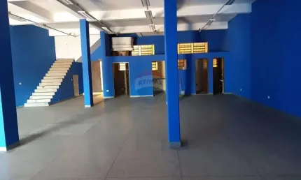 Sala Comercial para alugar em Vila Dainese de 275.00m² com 4 Garagens