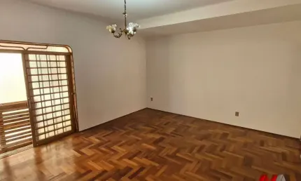 Sobrado para alugar em Vila Maria de 355.00m² com 4 Quartos, 2 Suites e 4 Garagens