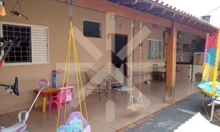 Casa para venda em Chácara Parque Club de 90.00m² com 2 Quartos e 3 Garagens