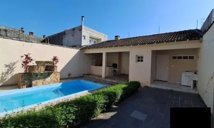 Casa para venda em Vila Oliveira de 430.00m² com 3 Quartos, 1 Suite e 3 Garagens