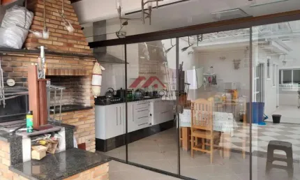 Casa para venda em Alto Ipiranga de 179.00m² com 3 Quartos, 1 Suite e 2 Garagens