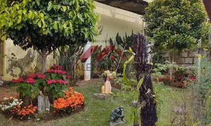 Casa para venda em Vila Oliveira de 348.00m² com 3 Quartos, 1 Suite e 7 Garagens