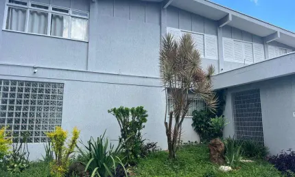 Casa para venda em Vila Oliveira de 330.00m² com 3 Quartos, 1 Suite e 2 Garagens