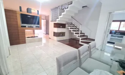 Casa de Condomínio para venda em Vila Oliveira de 255.00m² com 3 Quartos, 1 Suite e 4 Garagens