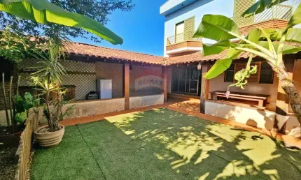 Casa para venda em Parque Dos Bandeirantes de 256.00m² com 5 Quartos, 2 Suites e 4 Garagens