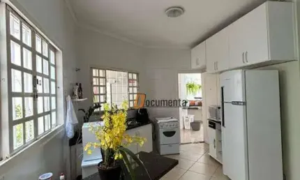 Casa para venda em Jardim Nova Yorque de 150.00m² com 3 Quartos, 1 Suite e 2 Garagens