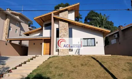 Casa de Condomínio para venda em Vila Verde de 200.00m² com 3 Quartos, 1 Suite e 4 Garagens