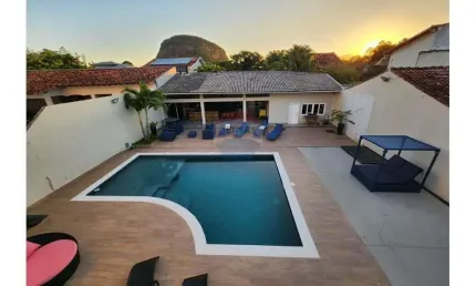 Casa para venda em Anil de 380.00m² com 4 Quartos, 3 Suites e 4 Garagens