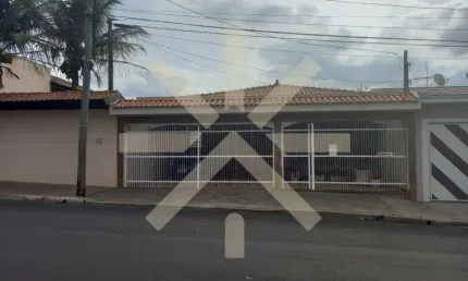 Casa para venda em Jardim Dos Coqueiros de 250.00m² com 3 Quartos, 1 Suite e 2 Garagens