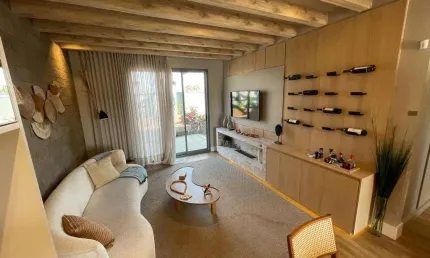 Casa de Condomínio para venda em Parque Jambeiro de 130.00m² com 3 Quartos, 1 Suite e 2 Garagens