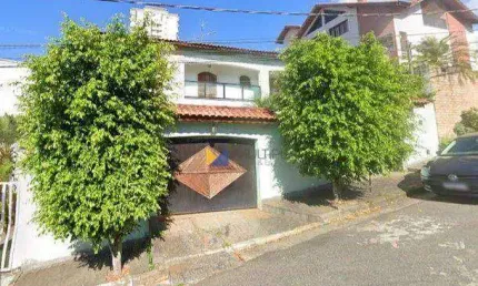 Sobrado para venda em Vila Galvão de 309.00m² com 5 Quartos, 5 Suites e 6 Garagens
