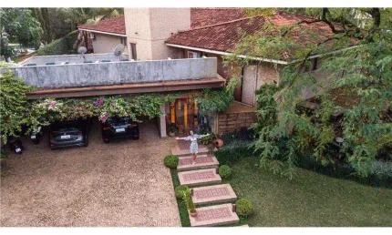 Casa para venda em Jardim América de 585.00m² com 4 Quartos, 4 Suites e 6 Garagens