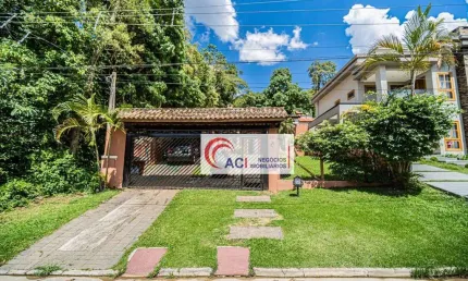 Casa de Condomínio para venda em Granja Viana de 180.00m² com 3 Quartos, 1 Suite e 4 Garagens