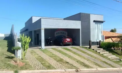 Casa de Condomínio para venda em Condomínio Terras De Santa Cruz de 295.00m² com 3 Quartos, 3 Suites e 4 Garagens