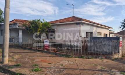 Casa para venda em Centro de 137.00m² com 3 Quartos e 2 Garagens