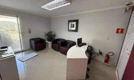 Prédio Comercial para alugar em Vila Martins de 153.00m² com 6 Quartos e 3 Suites