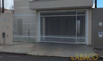 Casa para alugar em Jardim Ipanema de 120.00m² com 3 Quartos, 1 Suite e 2 Garagens
