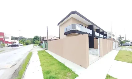Sobrado para venda em Matinhos de 82.00m² com 2 Quartos, 2 Suites e 1 Garagem