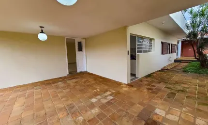 Casa para alugar em Vila Liberdade de 205.00m² com 2 Quartos, 1 Suite e 3 Garagens