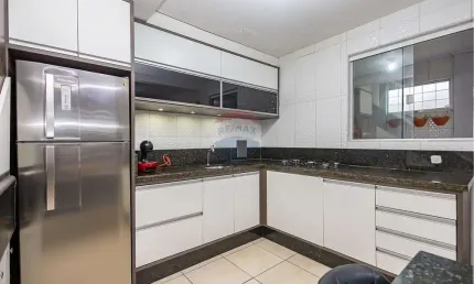 Sobrado para venda em Estados de 65.00m² com 2 Quartos e 2 Garagens