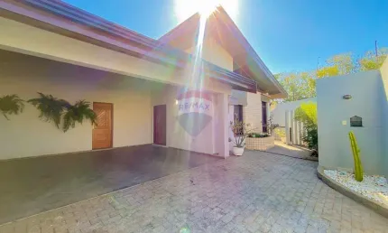 Casa para venda em Jardim Itapema de 174.00m² com 3 Quartos, 1 Suite e 4 Garagens