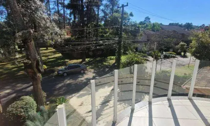 Casa para alugar em Aldeia Da Serra de 297.00m² com 3 Quartos, 2 Suites e 2 Garagens