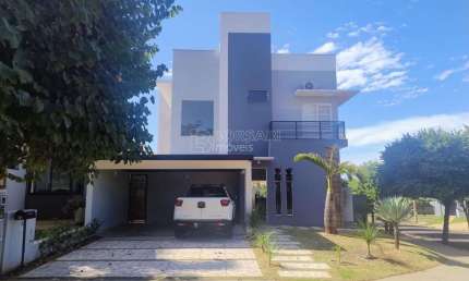 Casa de Condomínio para venda em Residencial Village Damha de 181.00m² com 3 Quartos, 2 Suites e 4 Garagens