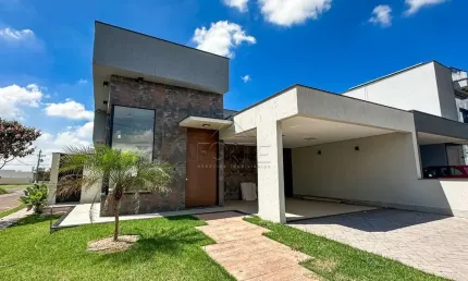 Casa de Condomínio para venda em Campestre de 325.00m² com 3 Quartos, 1 Suite e 4 Garagens