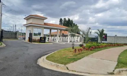 Casa para alugar em Ipanema Do Meio de 60.00m² com 2 Quartos e 2 Garagens