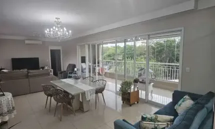Apartamento para alugar em Vila Santo Antônio de 180.00m² com 3 Quartos, 3 Suites e 2 Garagens