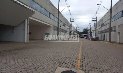 Galpão / Depósito / Armazém para alugar em Iporanga de 721.00m²