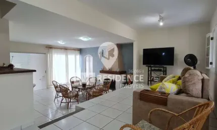 Casa para venda em Ville Chamonix de 280.00m² com 4 Quartos, 2 Suites e 7 Garagens