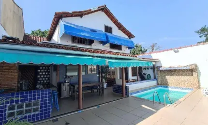 Casa de Condomínio para venda em Taquara de 233.00m² com 3 Quartos, 3 Suites e 2 Garagens