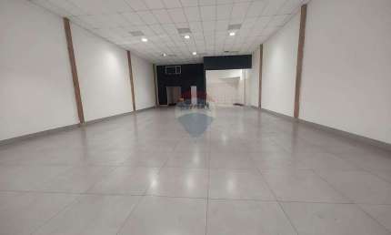 Imóvel Comercial para alugar em Vila Yara de 450.00m² com 2 Garagens