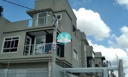 Sobrado para venda em Boqueirão de 110.00m² com 3 Quartos, 1 Suite e 1 Garagem