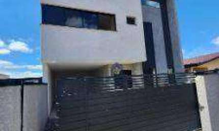 Sobrado para venda em Tingui de 140.00m² com 3 Quartos, 3 Suites e 2 Garagens