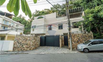 Casa para venda em Jardim Guanabara de 540.00m² com 4 Quartos, 1 Suite e 2 Garagens