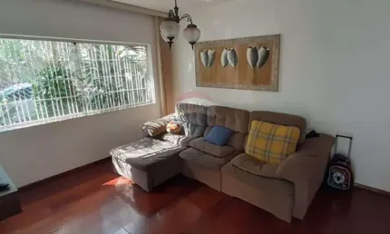 Casa para venda em Cidade Luiza de 200.00m² com 3 Quartos, 1 Suite e 2 Garagens