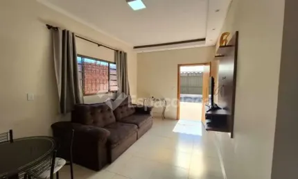 Casa para venda em Jardim Planalto de 66.00m² com 1 Quarto e 2 Garagens