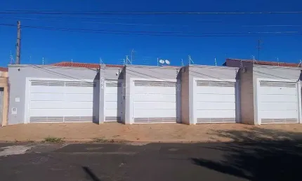 Casa para venda em Jardim Das Estações (vila Xavier) de 336.00m² com 3 Quartos, 1 Suite e 4 Garagens