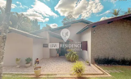 Casa para venda em Ville Chamonix de 518.00m² com 4 Quartos, 4 Suites e 3 Garagens