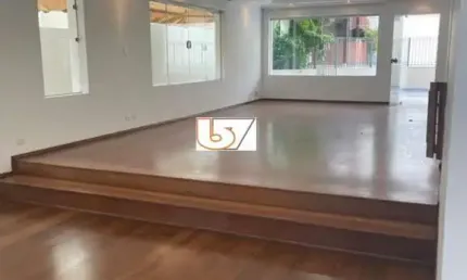 Casa de Condomínio para alugar em Alphaville de 420.00m² com 5 Quartos, 3 Suites e 4 Garagens