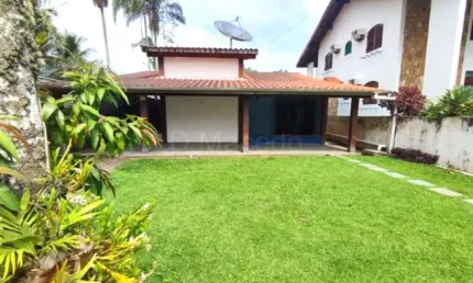 Casa para venda em Praia Da Lagoinha de 360.00m² com 2 Quartos, 1 Suite e 4 Garagens