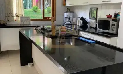 Casa para venda em Nova Higienópolis de 408.00m² com 3 Quartos, 3 Suites e 4 Garagens
